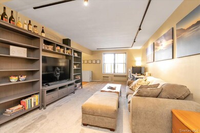 80-35 Springfield Blvd unit 4F, Oakland Gardens, NY 11364 - photo 2