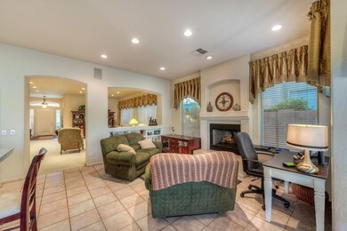 007_Family Room
