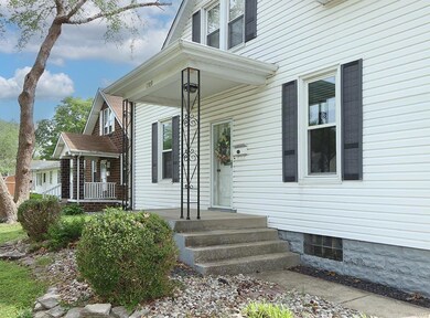 Covered Porch!