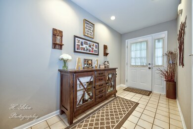 22 Sierra Ct, Lake In the Hills, IL 60156 - photo 3