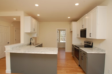 36 Bancroft Rd unit 78-3, Londonderry, NH 03053 - photo 2