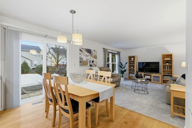 2225 Beaumont Ct, Aurora, IL 60502 - photo 7