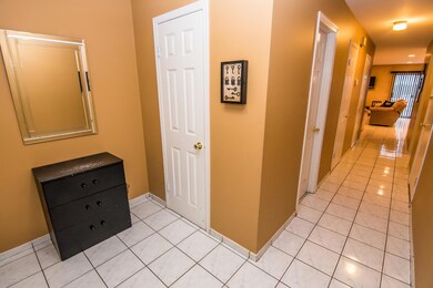 3_FOYER