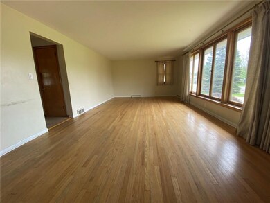 2690 19th St, Columbus, IN 47201 - photo 3