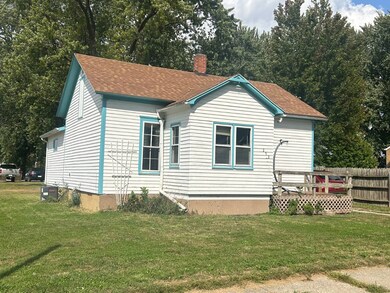 252 E Walnut St, Newell, IA 50568 - photo 2