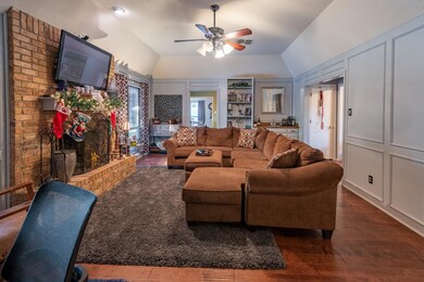 3205 Clear View Dr E, Bedford, TX 76021 - photo 6