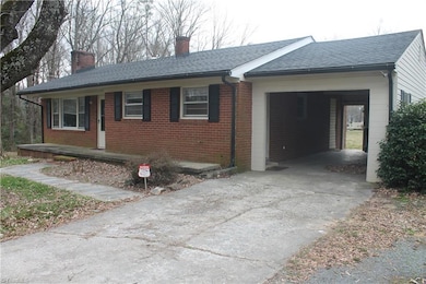 711 Sherwood Ave, Asheboro, NC 27205 - photo 3