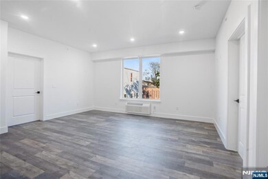 521 10th St unit 3, Union City, NJ 07087 - photo 3