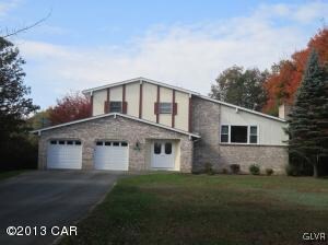 1295 Summit View Drive, Long Pond 003