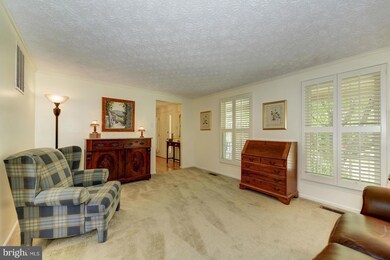 7402 Barkers Ct, Springfield, VA 22153 - photo 7