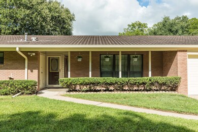 201 N Jane St, Alvin, TX 77511 - photo 2
