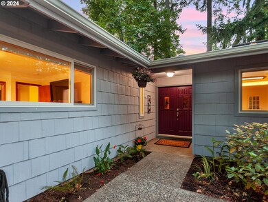 17681 Leafy Ln, Lake Oswego, OR 97034 - photo 2