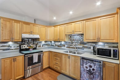 12 April Ct unit B, Hudson, NH 03051 - photo 7