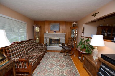 5449 Willowwood Rd, Columbus, OH 43229 - photo 3