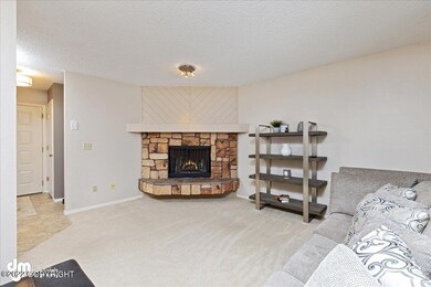 04-Living Room 20220411-DW-2760