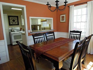 Dining Room. Great for entertaining the formal din