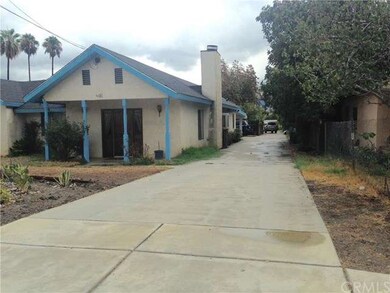 Driveway can fit up to 10 cars.