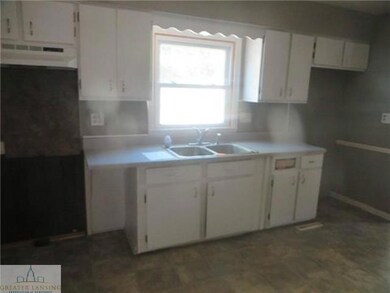 200 Ferguson St, Grand Ledge, MI 48837 - photo 2