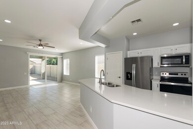 04 Kitchen