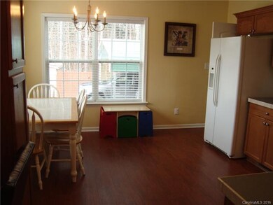 Eat-in Kitchen