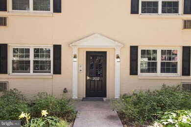 202 N Trenton St unit 2024, Arlington, VA 22203 - photo 2