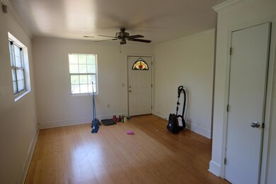 737 York Street-18