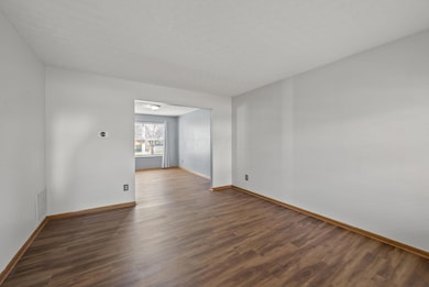 826 Elgin Cir, Pickerington, OH 43147 - photo 6