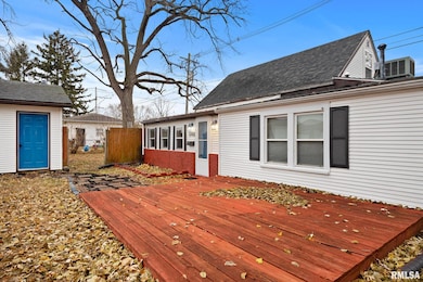 1223 S 8th St, Pekin, IL 61554 - photo 4