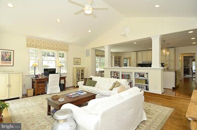 10703 Lexington St, Kensington, MD 20895 - photo 5