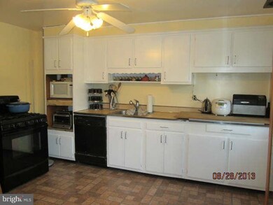 1318 Kenton Rd, Parkville, MD 21234 - photo 3
