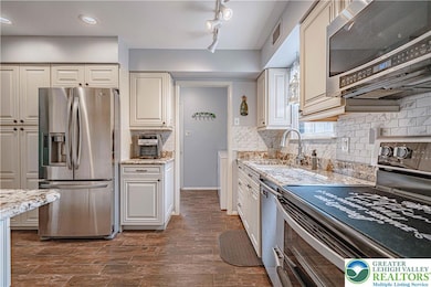 2771 Rolling Green Place unit C419, MacUngie, PA 18062 - photo 4