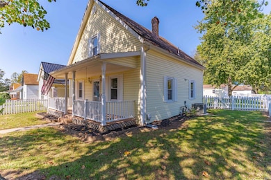 424 E Oak St, Boonville, IN 47601 - photo 3