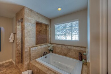 007_Master Tub and Shower
