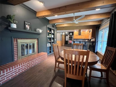 1321 W 13th St S, Newton, IA 50208 - photo 4