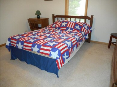 2nd Bedroom: This is a real room for growing. Each