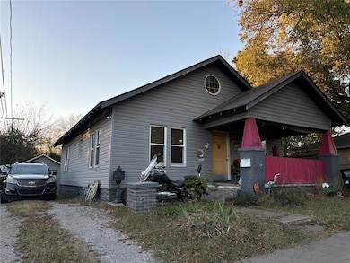 Front w/Driveway Off-Street Parking