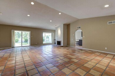 003_Family Room II