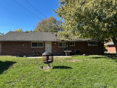 4796 Lamme Rd, Moraine, OH 45439 - photo 2