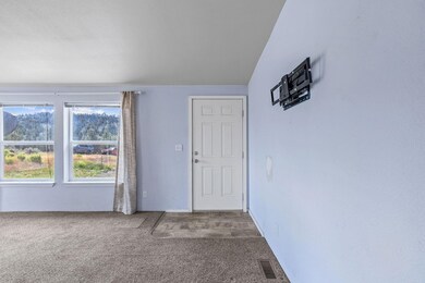3-web-or-mls-17321 SE Renegade Loop, Pri
