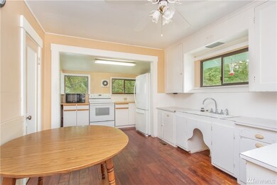 106 SW Edwards St, Yelm, WA 98597 - photo 4