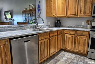 4593 N Thornhill Dr unit 208B, Peoria, IL 61615 - photo 4