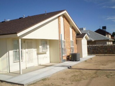 14000 Lago Grande Dr, Horizon City, TX 79928 - photo 4