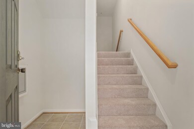 15579 John Diskin Cir, Woodbridge, VA 22191 - photo 5