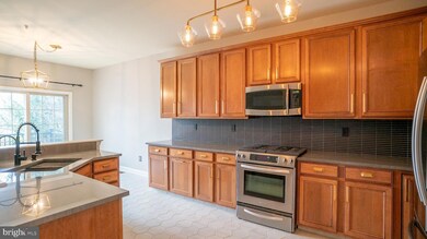 108 Barefield Ln, Conshohocken, PA 19428 - photo 4