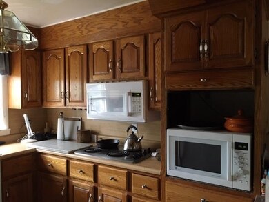 29 Edwards St, Colebrook, NH 03576 - photo 2