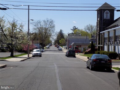96 N Towamencin Ave, Lansdale, PA 19446 - photo 3