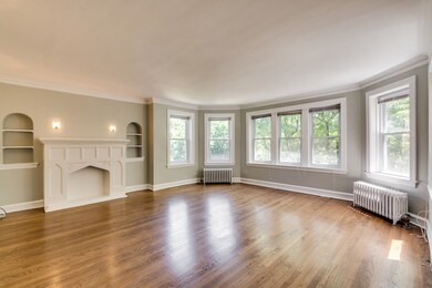 6126 N Washtenaw Ave, Chicago, IL 60659 - photo 3