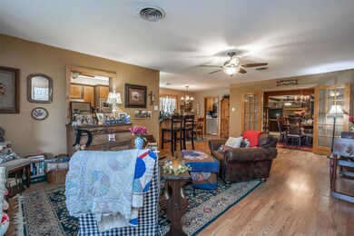 1920 Tulane Ave, Gainesville, TX 76240 - photo 4