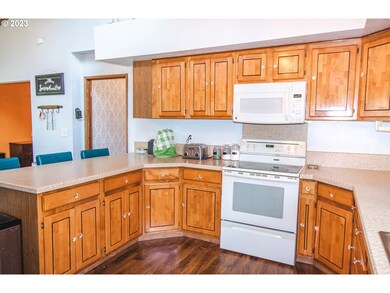 3109 Marigold St, Longview, WA 98632 - photo 7