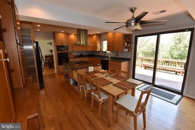 6721 Pine Creek Ct, McLean, VA 22101 - photo 4